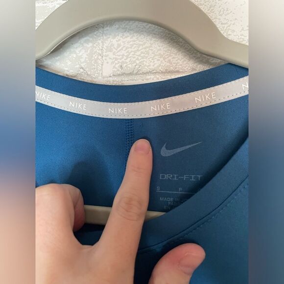 Nike Women’s Blue Workout Tank Top Dri-Fit - Picture 7 of 8